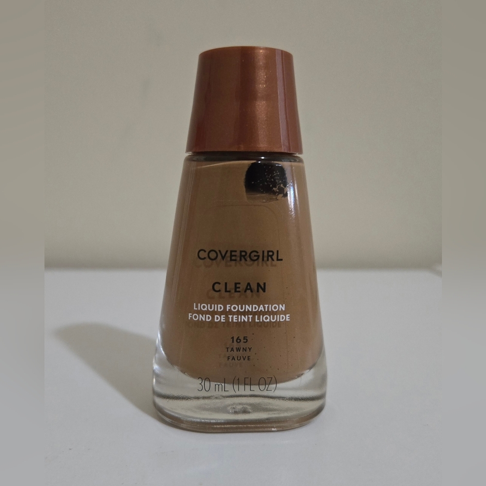 COVERGIRL Clean Liquid Foundation - Tawny 165
